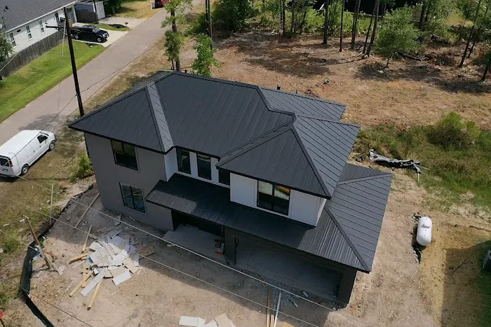 Storm Pros Roofing & Restoration LLC Picture 7