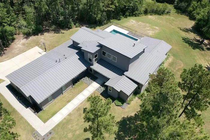 Storm Pros Roofing & Restoration LLC Picture 1