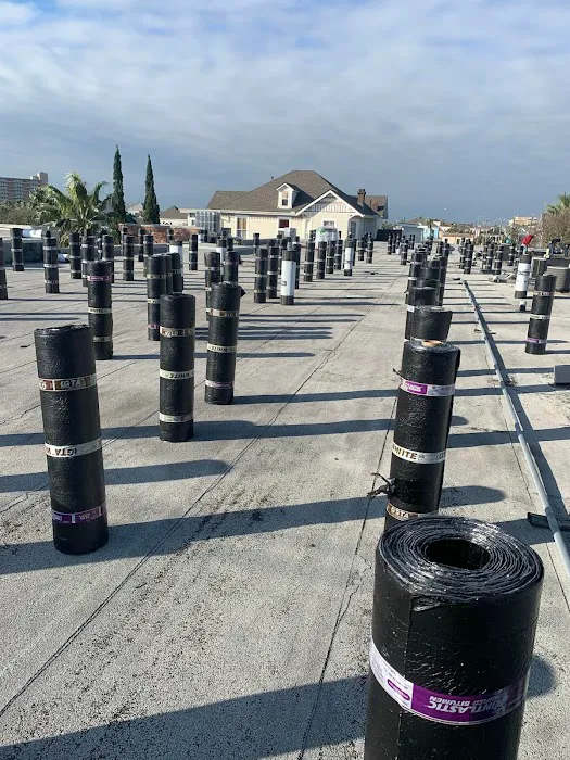 Zacks Construction & Roofing Picture 1