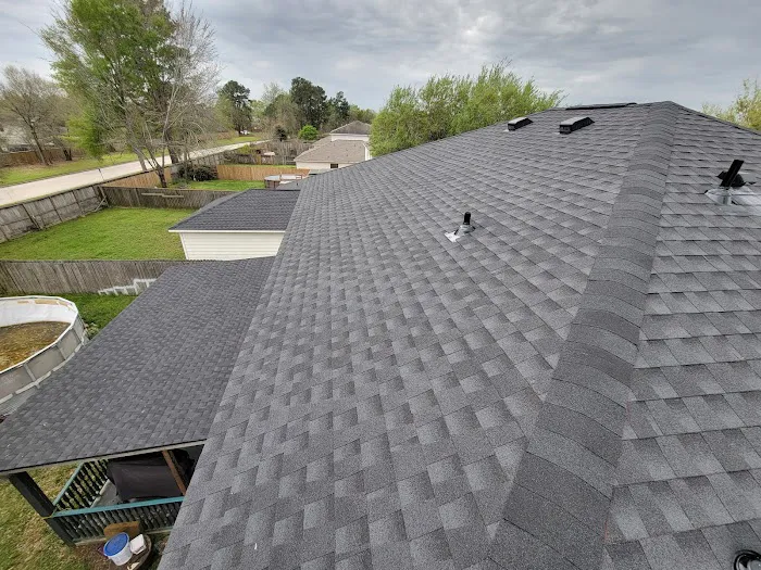 Conejo's Roofing Picture 1