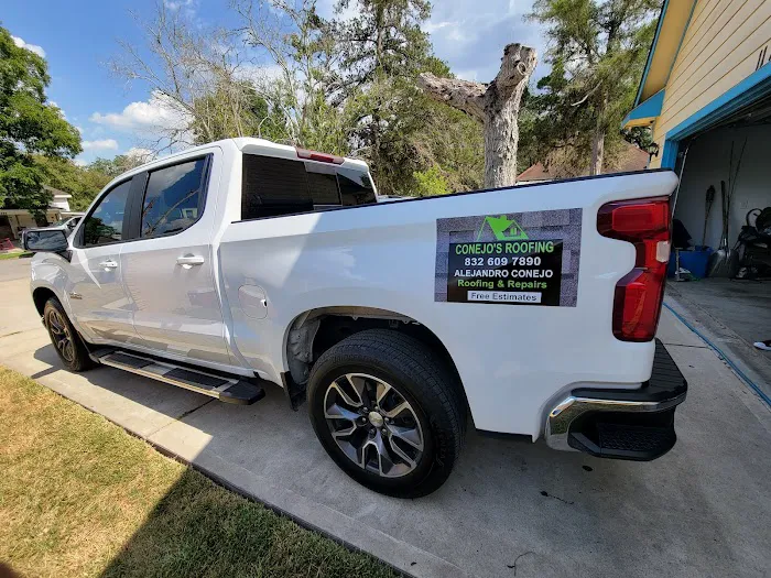 Conejo's Roofing Picture 9