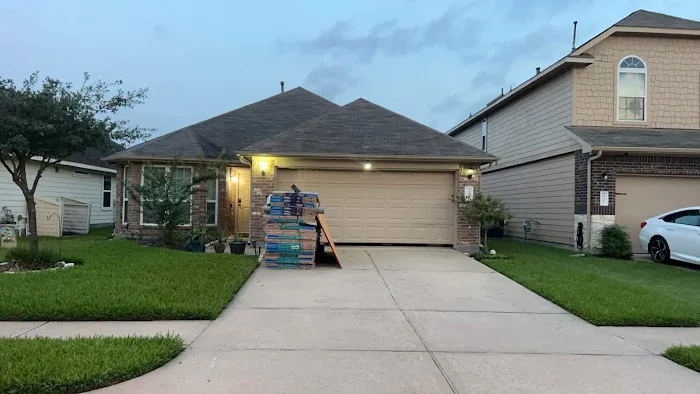 SLK Roofing & Construction Picture 1