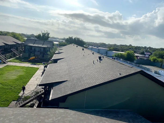 Lara's Roofing Contractor Picture 6