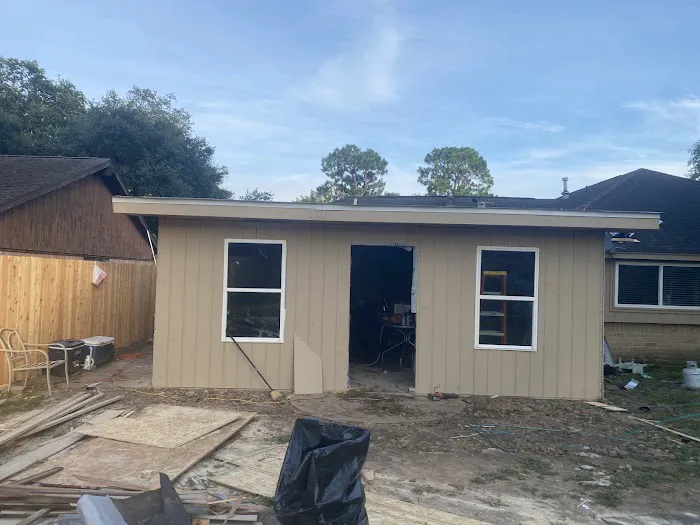 Lara's Roofing Contractor Picture 3