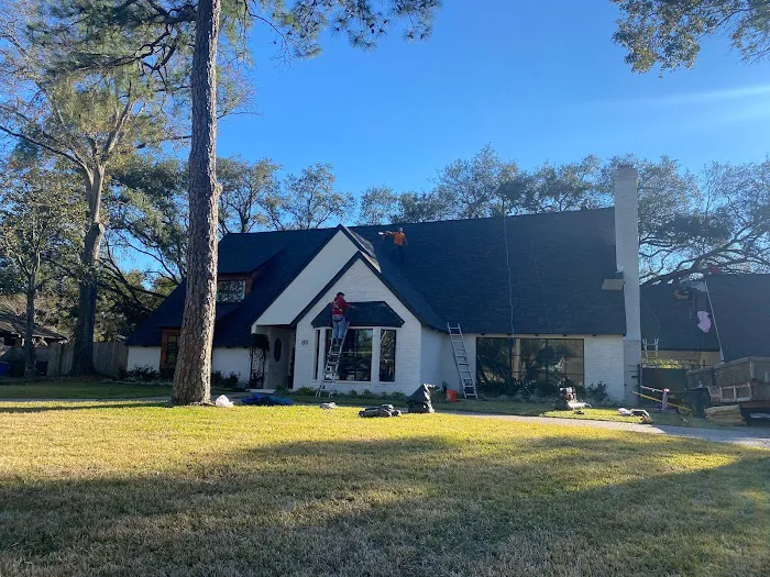 Lara's Roofing Contractor Picture 10