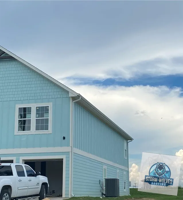 Storm-Wolves Roofing Picture 6