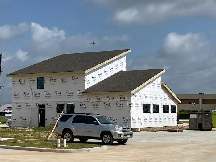 Magnifying Roofing Picture 5