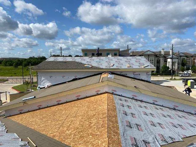 Magnifying Roofing Picture 4