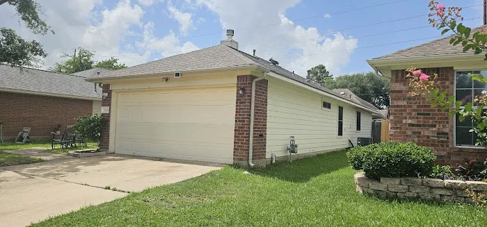 Johnny's Roofing And Storm Restoration Picture 1