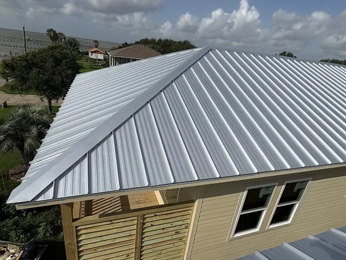 Windstorm Wizards Roofing Picture 1