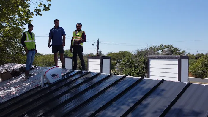 LOA Roofing and Construction Picture 4