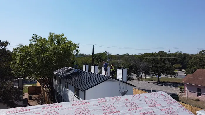 LOA Roofing and Construction Picture 2