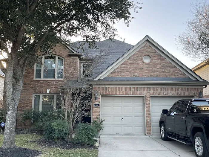 Nue Roofs LLC Picture 1