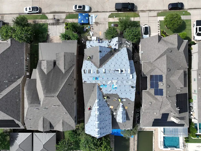 Level Up Roofing & Construction Picture 2