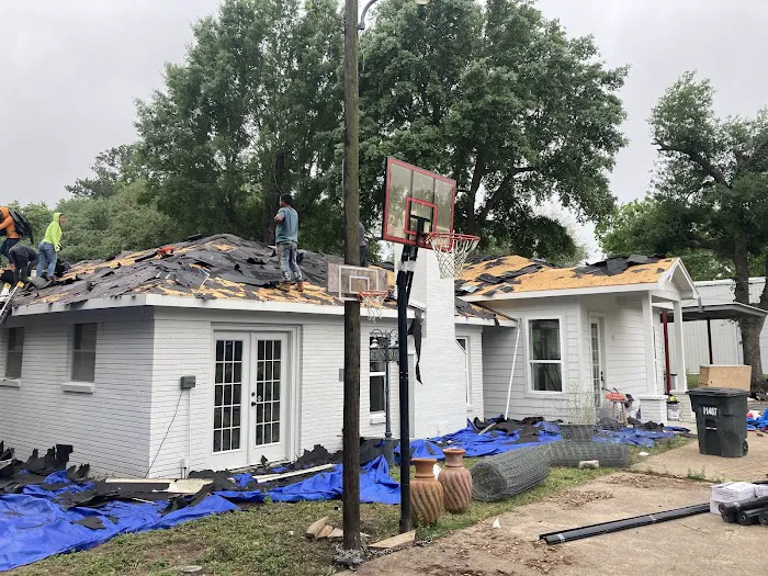 Level Up Roofing & Construction Picture 10