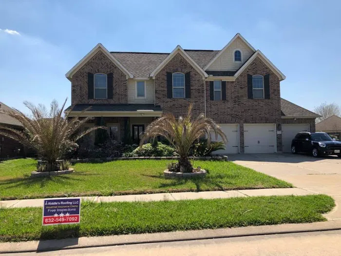 Riddle's Roofing LLC Picture 7