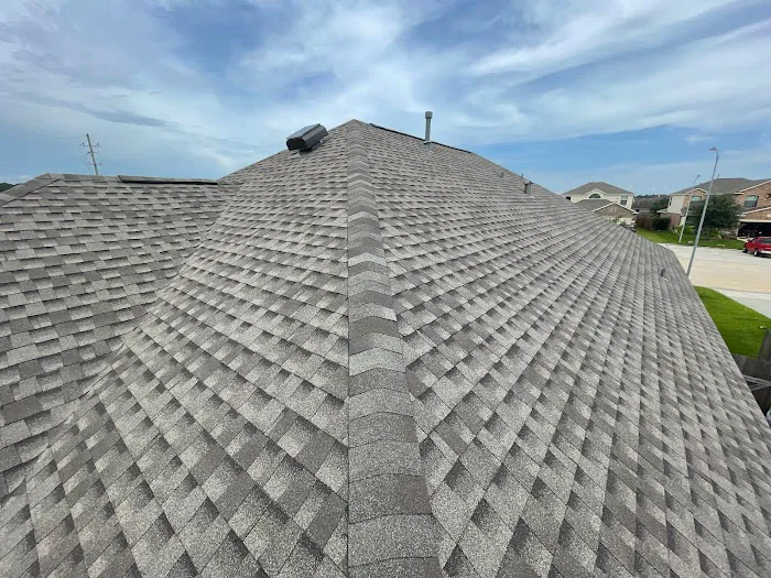 Robin's Roofing Picture 2