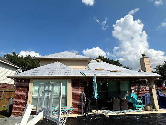 Robin's Roofing Picture 3