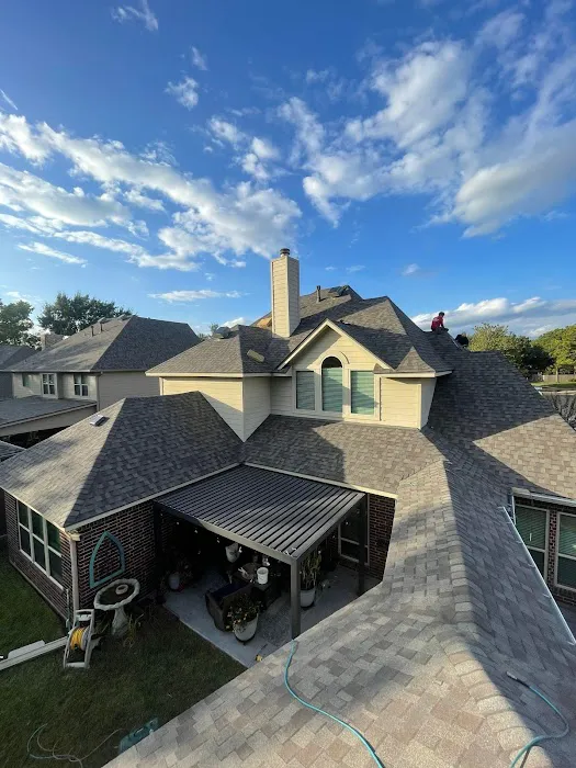 Robin's Roofing Picture 5