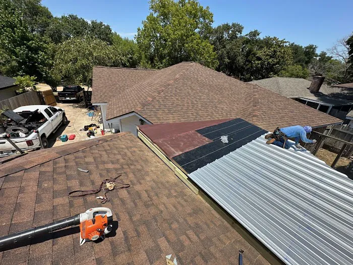 Robin's Roofing Picture 6