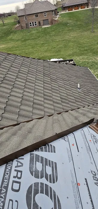 Conejo Roofing & Gutters LLC. (CRG Roofing) Picture 1