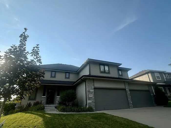 AGR Roofing & Construction Picture 3