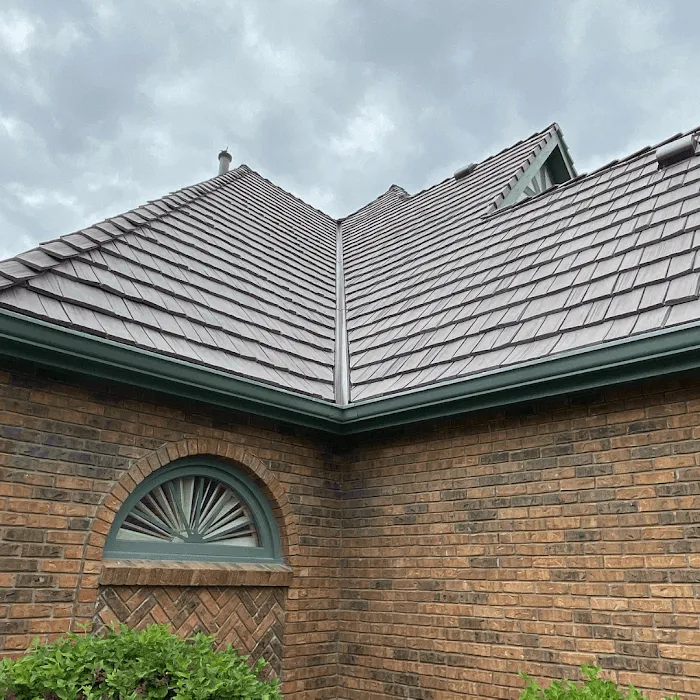 Royalty Roofing and Siding Picture 8