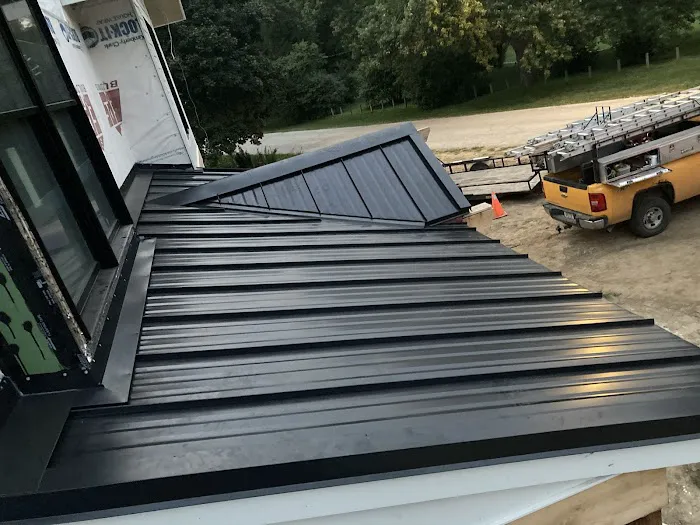 H & J Roofing Picture 3