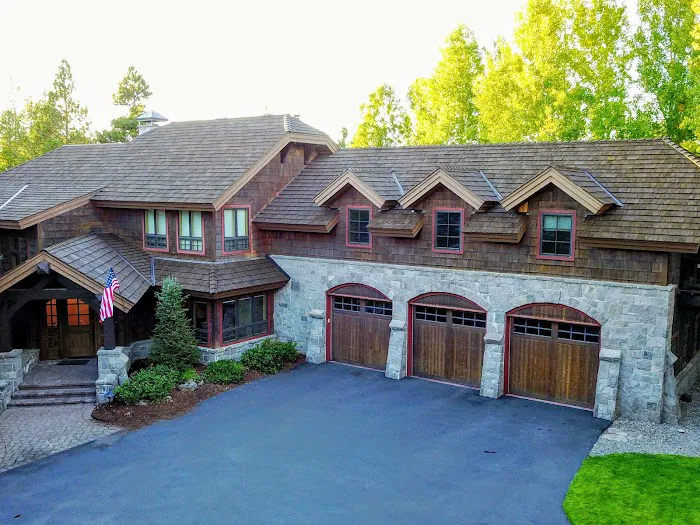 Deschutes Roofing Picture 2