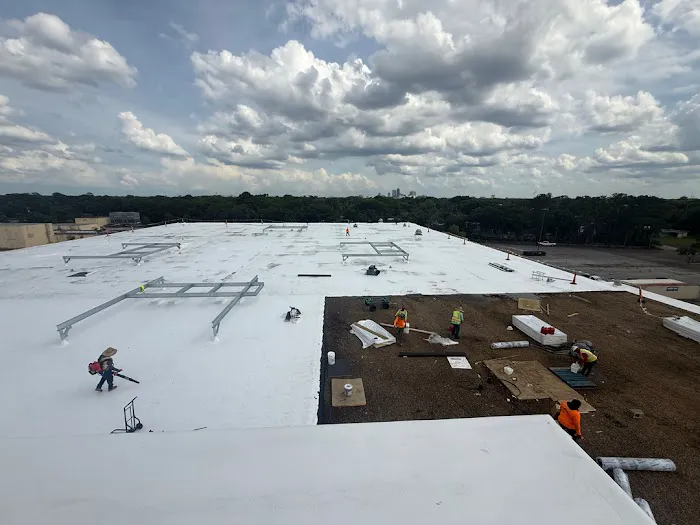 KH Commercial Roofing Picture 2