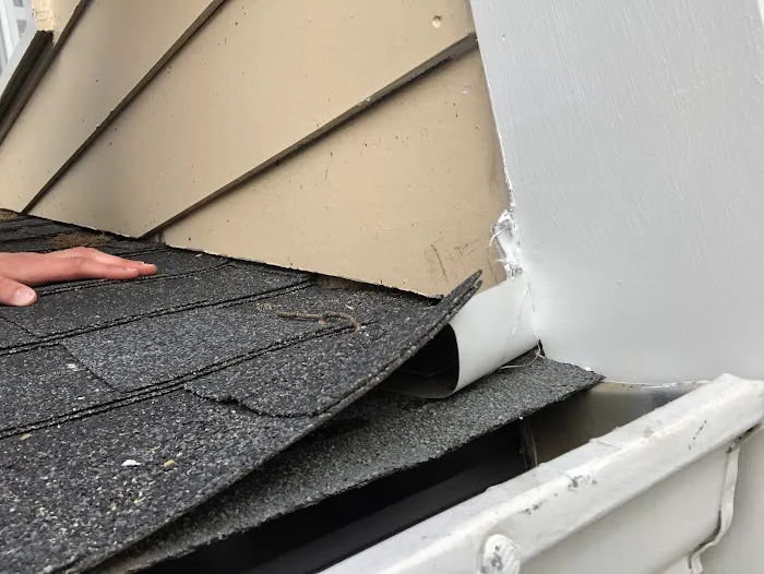 Roberts Roofing and Restoration Picture 7