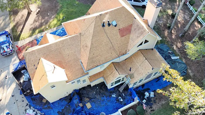 ECL Renovation & Roofing LLC Picture 1