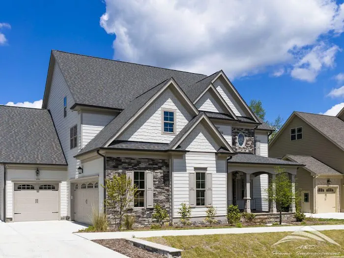 Royal Roofing and Siding LLC Picture 6