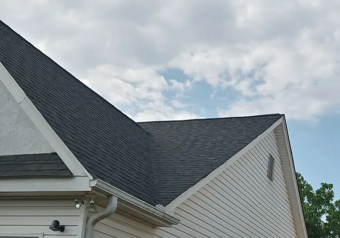 Royal Roofing and Siding LLC Picture 4