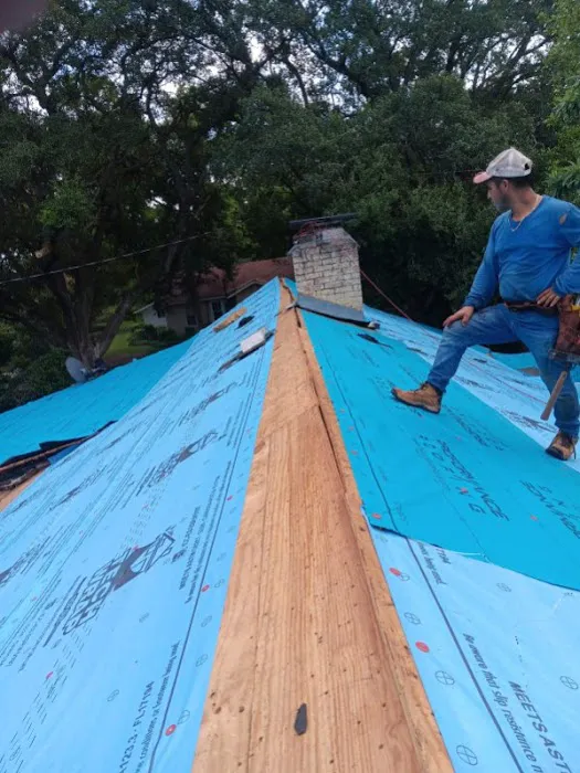 Marios Roofing & Tree Services Picture 2