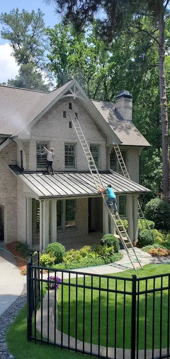 D & G Roofing and Painting Picture 1
