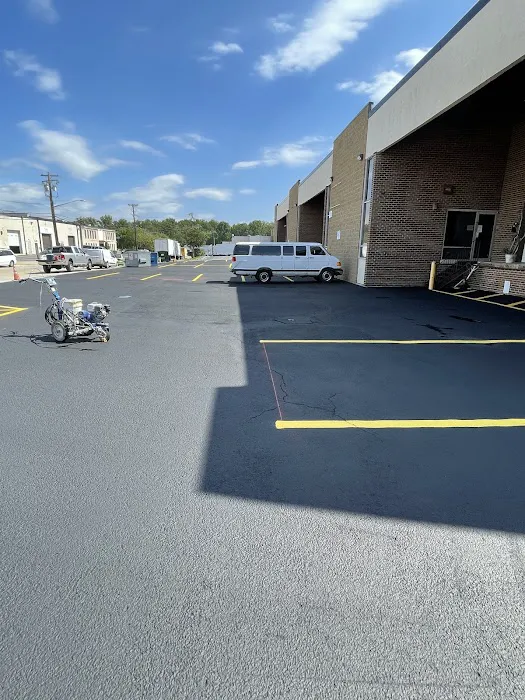 Universal Roofing and Paving Picture 2