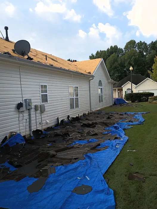 T&R ROOFING/GUTTERS Picture 3