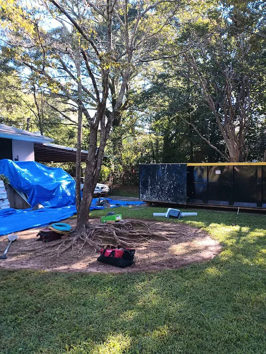 T&R ROOFING/GUTTERS Picture 9