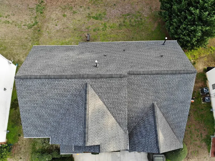 VERTICAL ROOFING & RESTORATION LLC Picture 2