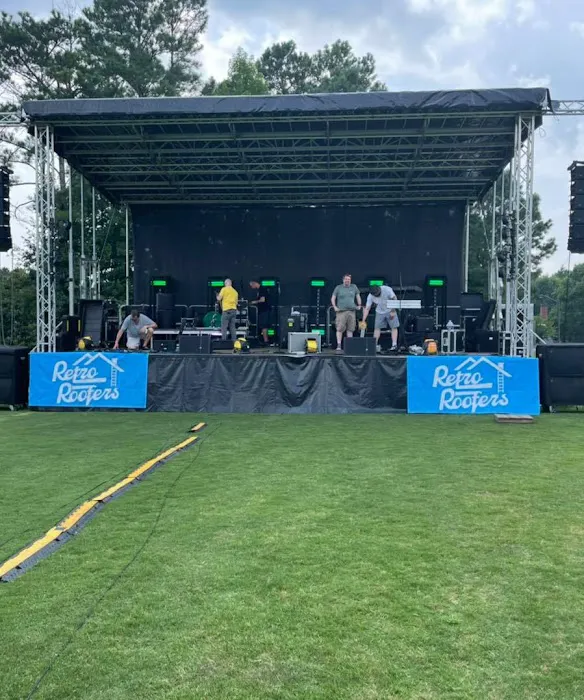 Retro Roofers Picture 5