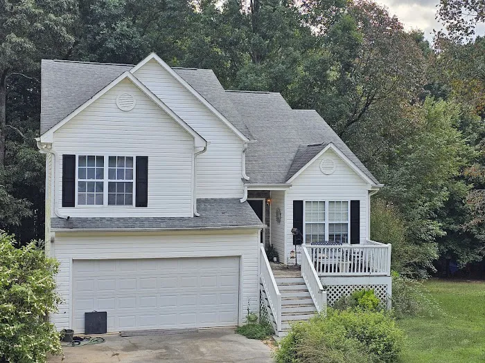 Venture Roofing & Exteriors Picture 2