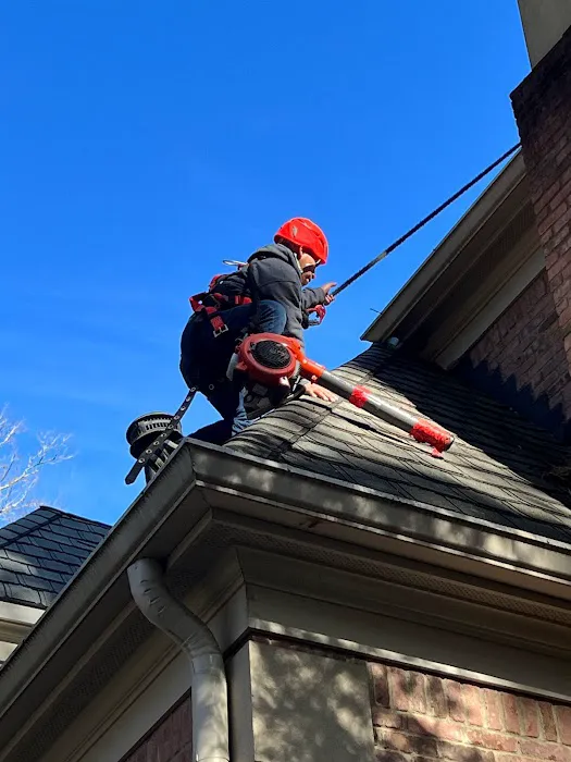 Shelter Guard Roofing and Gutters Picture 2