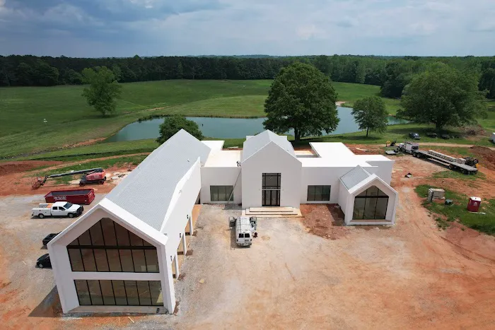 H & R Roofing and Construction Picture 1