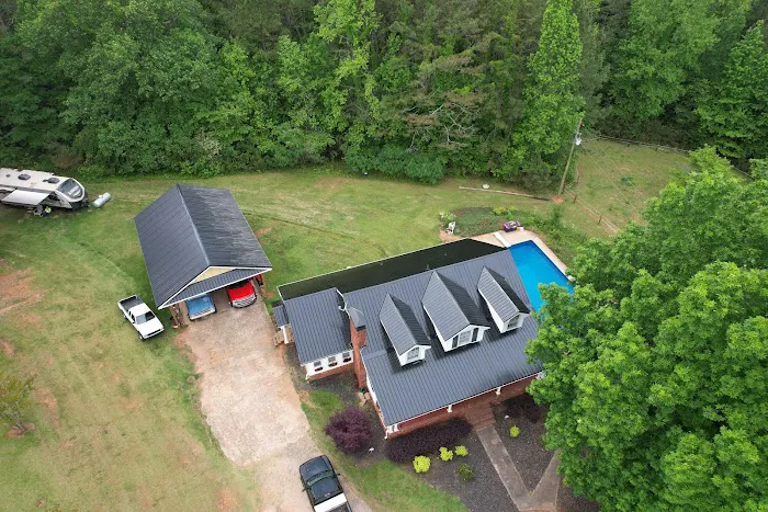 H & R Roofing and Construction Picture 10