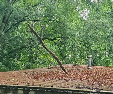 Right-Hand Roofing & Gutters