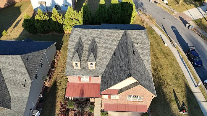 THOR ROOFING LLC Picture 4