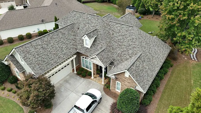 Topps Roofing and Construction Picture 1