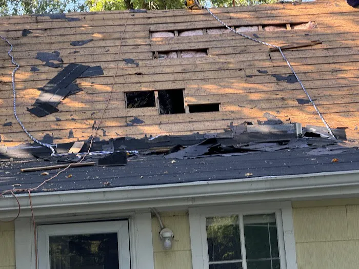 Waters Edge Roofing LLC Picture 1