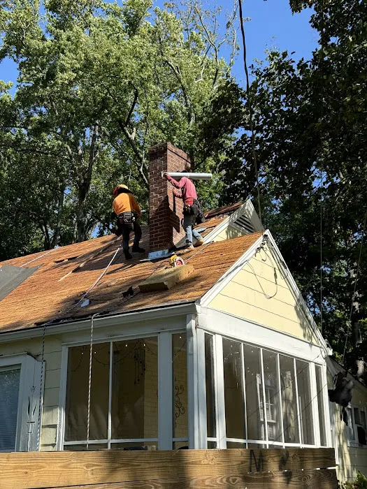 Waters Edge Roofing LLC Picture 2